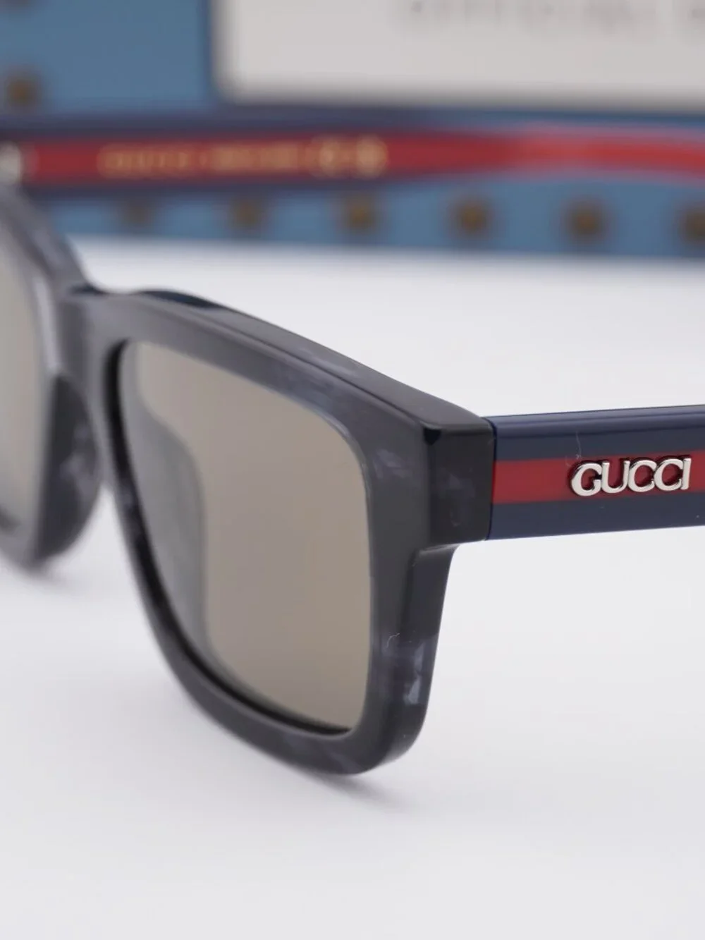 Gucci model gg1869s